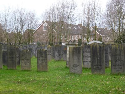 Joodse begraafplaats te IJsselmuiden 