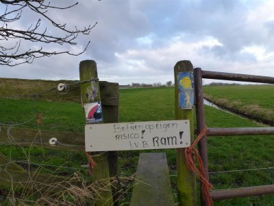 De dijk langs het Zwarte Water