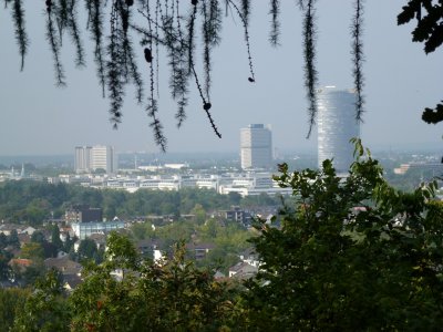 Zicht op Bonn vanaf uitzichtpunt pionierweg