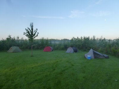Camping Heerenhof in Nieuw Dordecht in de vroege ochtend