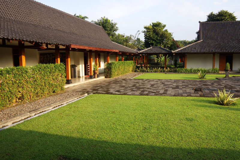Manohara Hotel