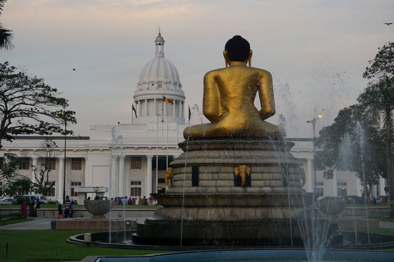 Viharamahadevi Park