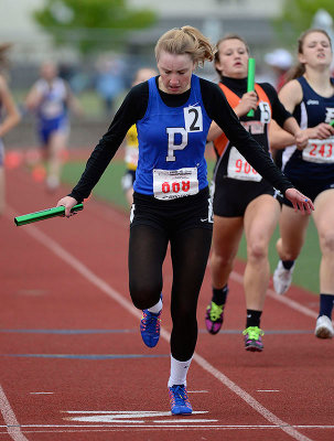 Pullman_Girls_4x400_State_2013045.jpg