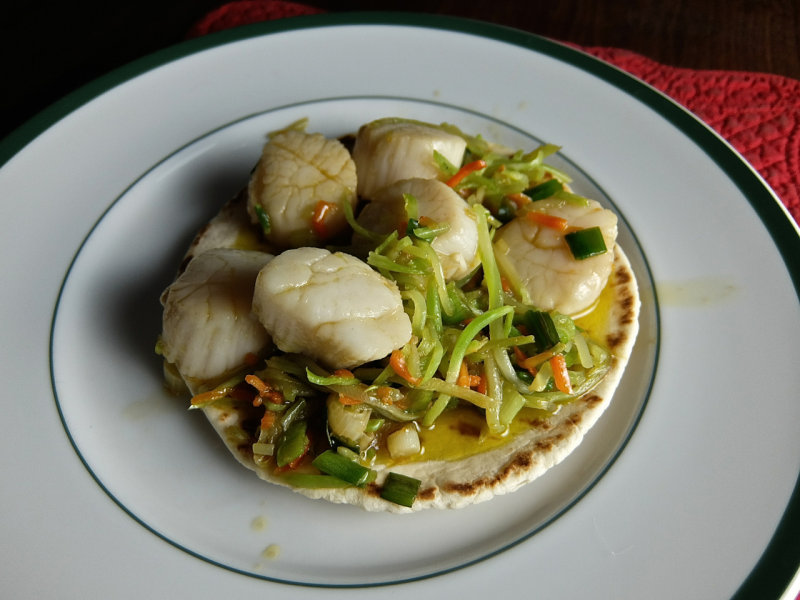 Scallops and Broccoli Slaw