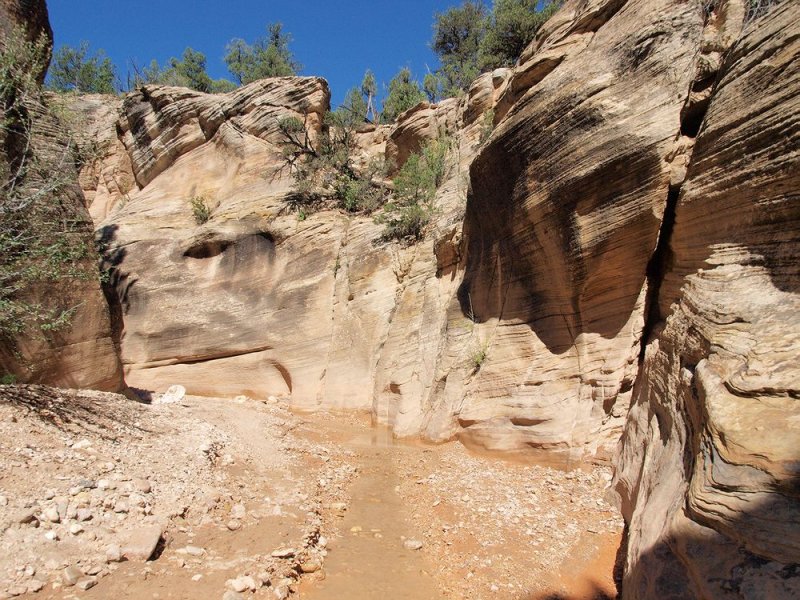 LB158173 upper slot canyon.jpg
