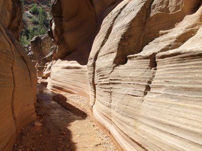 LB158313 trail _slot canyon walls.jpg