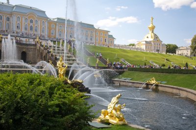 Peterhof fountain.jpg