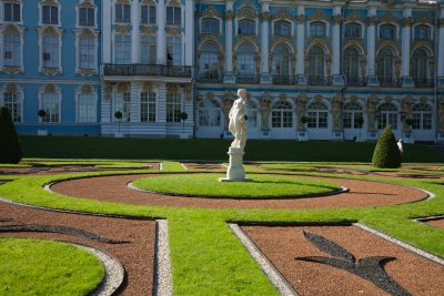 Pushkin garden 2.jpg