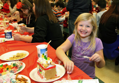 Went to 1st Grade with London to Make a Gingerbread House!