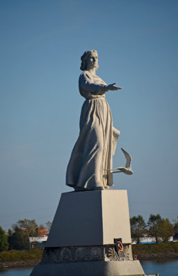 Statue of Mother Volga