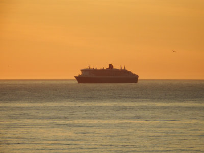 Queen Mary 2 arriving in Rio at dawn