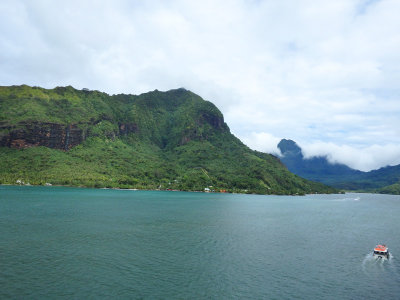 Views of Moorea from the ship