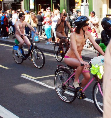 London World Naked Bike Ride 2013-132e.jpg