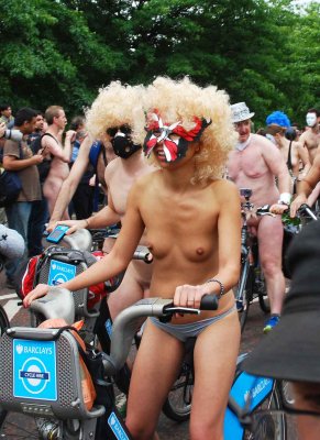 2014-london-world-naked-bike-ride-085e.jpg