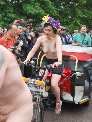 2014-london-world-naked-bike-ride-114e.jpg