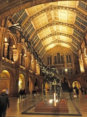 .....Visiting the dinosaur before it goes on tour