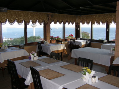 The roof terrace breakfast room