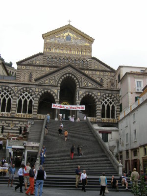 Steps up to the Amalfi cathedral