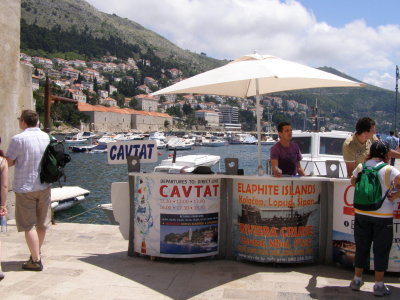 We come down from the wall.  Here are boat trips to Cavtat