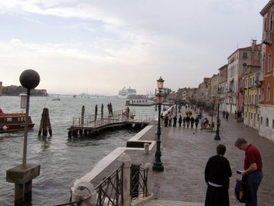 Walking back to where the ship is docked, we decide to take a round trip down the canal with the vaporetto once more.