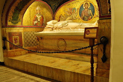 80 ROME, Vatican tombs