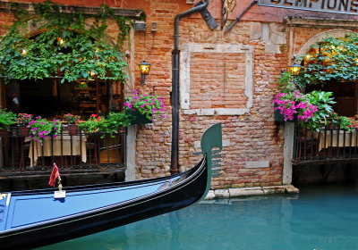 128 VENICE, gondola
