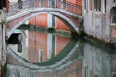 133 VENICE, bridge reflectiion