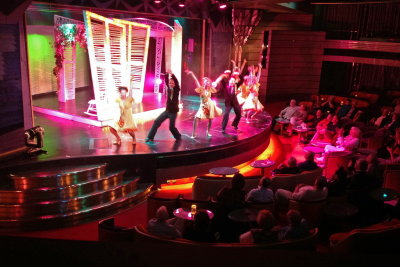17 Zaandam show theatre