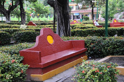 71 La Crucecita, park bench