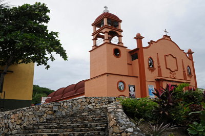 72 La Crucecita, church