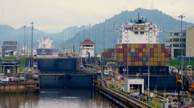 125 Panama Canal, Miraflores Lock
