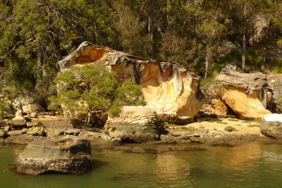 49 Hawkesbury River, rock formations