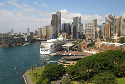 81 Sydney, Circular Quay from harbour bridge