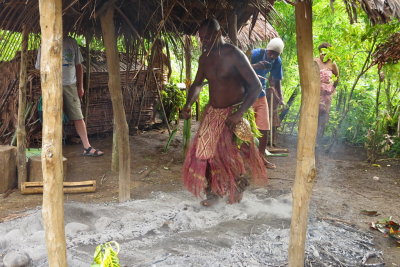 117 Vanuatu, Runsac Village fire-walking