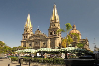 28 Guadalajara Basilica and square