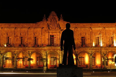 43 Guadalajara Municipal Palace at night