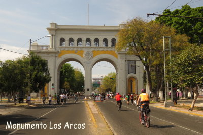 154 Guadalajara, Monumento Los Arcos