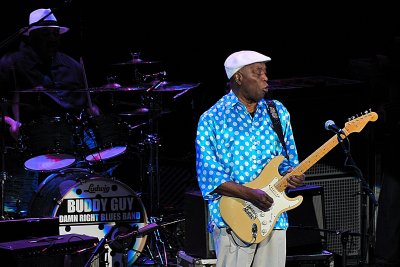 Buddy flat out soloing