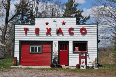 rural Texaco gas station