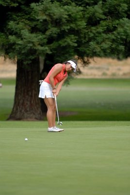 Ashley Noda 74 birdie putt at 17