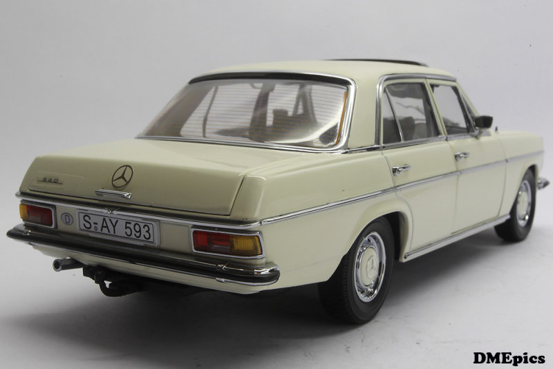MERCEDES Strich 8 Saloon 1968 (2).jpg