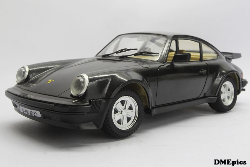 PORSCHE 911 Turbo 1988 (1).jpg