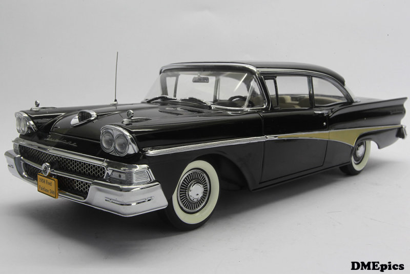 FORD Fairlane 500 1958 (1).jpg