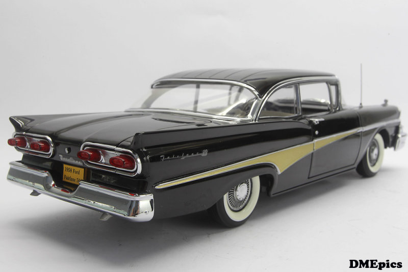 FORD Fairlane 500 1958 (2).jpg