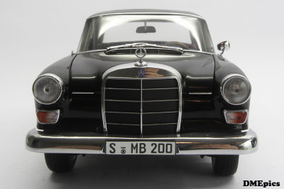 MERCEDES 200 Sedan 1966 (4).jpg