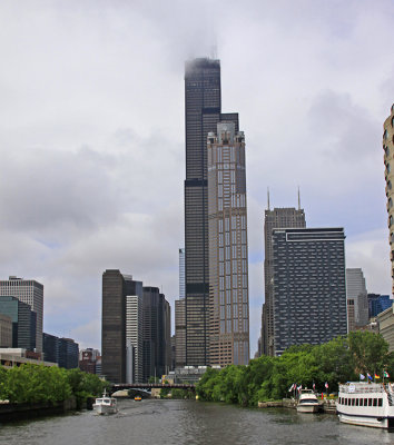 WILLIS TOWER: REACHING TO THE SKY