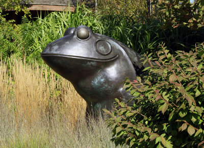 OVERSIZED FROG! MEIJER GARDEN