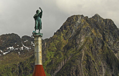ENTRANCE TO THE HARBOR