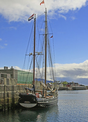 VISITING SAIL BOAD
