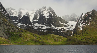 MOUNTAINS AND FOG